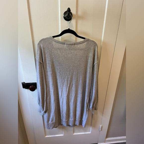 Free People Beach Gray Oversized Deep V-neck Tunic Sweater Size Medium - Picture 5 of 7